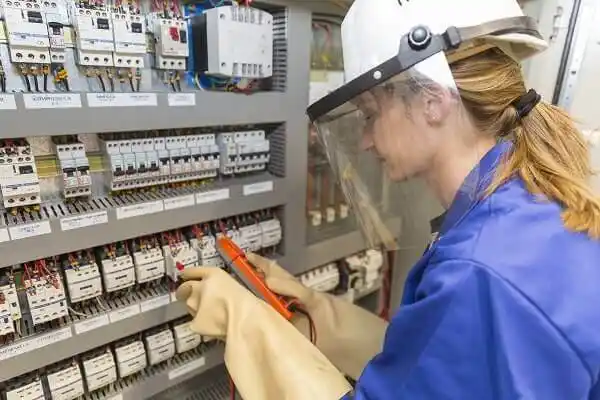 electrician Linn Valley